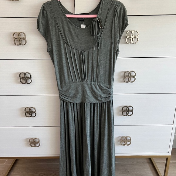 Marc Jacobs Dresses & Skirts - NWT MARC JACOBS Grey Knit Midi Short Sleeve Dress SIZE M